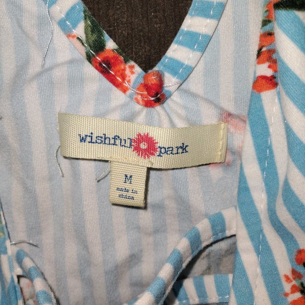Wishful Park peek-a-boo tank - Picture 2 of 2